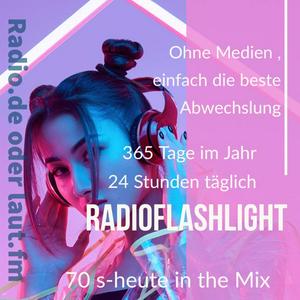 Luister naar RadioFlashlight in de app