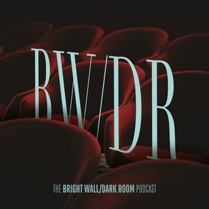 Luister naar The Bright Wall/Dark Room Podcast in de app
