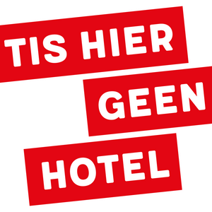 Luister naar Tis Hier Geen Hotel Podcast in de app