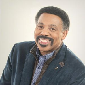 Luister naar Tony Evans' Podcast in de app